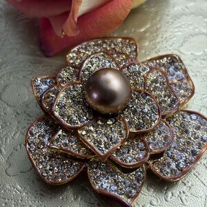 Elegant Gold and Bronze Vintage Floral Brooch/Pendant